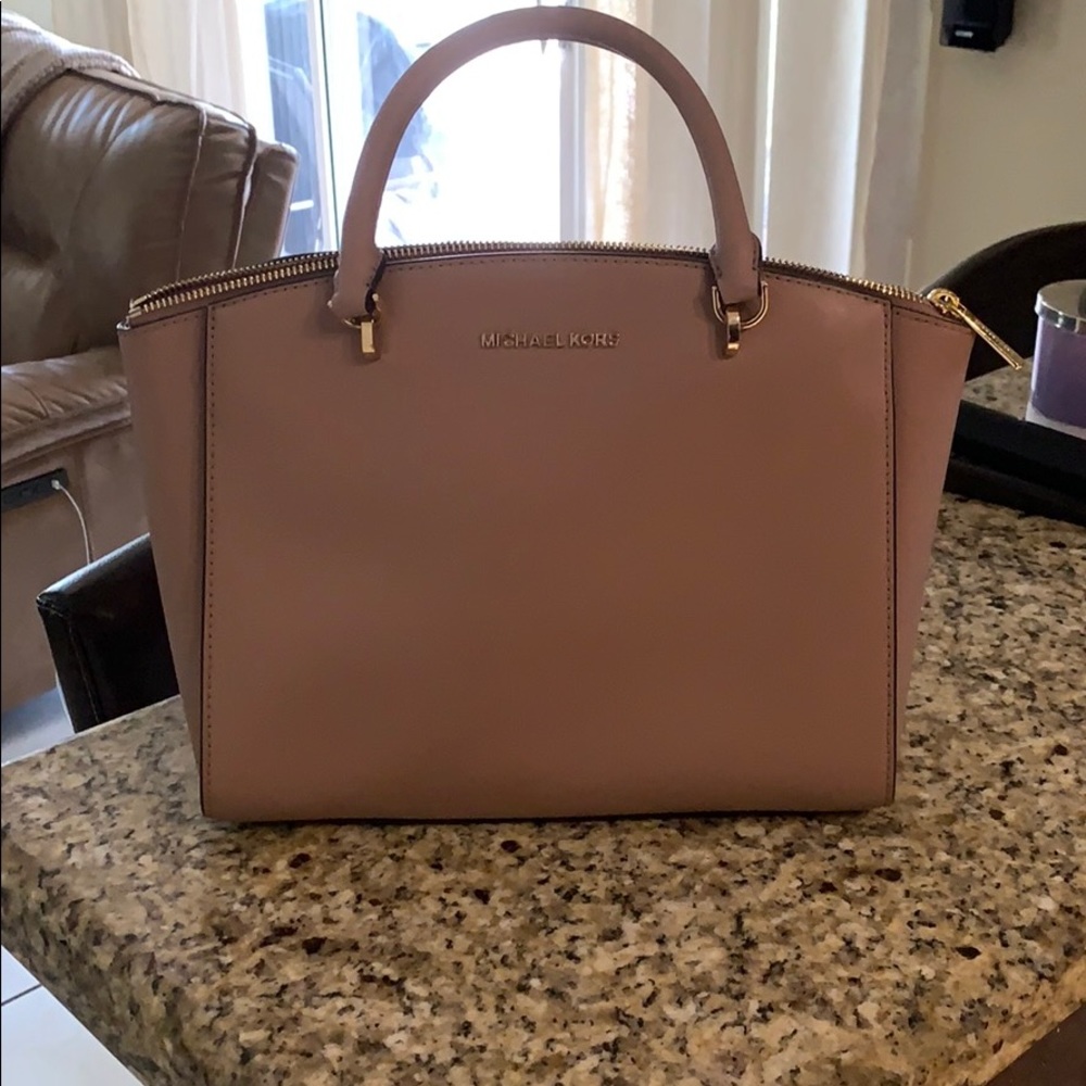 Dusty pink Michael Kors purse